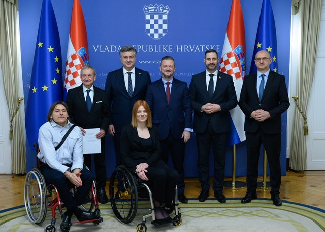 Slika /1_A_fotke_vijesti/gLAVINA 3.jpg